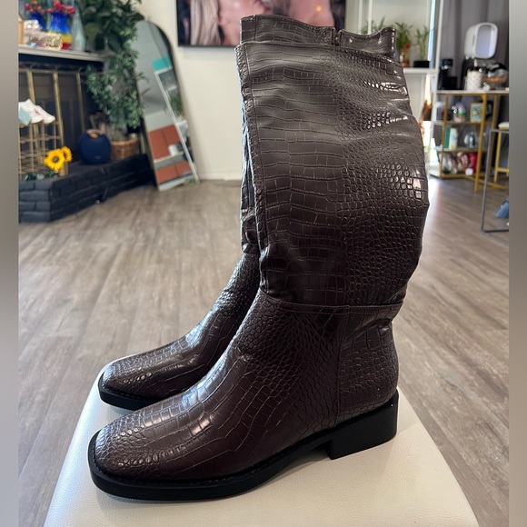 OLIVIA MILLER Courtney faux crocodile knee-high riding boots ✨ - Picture 2 of 8
